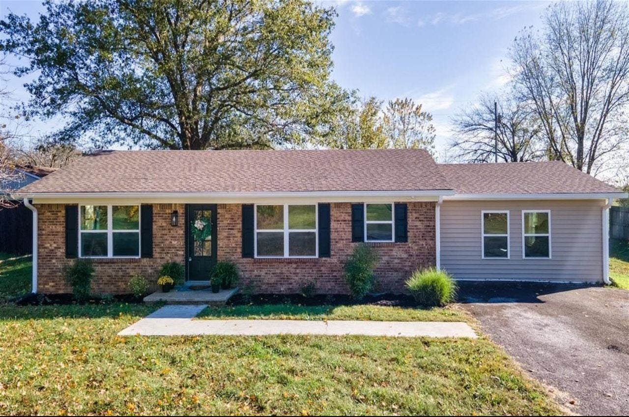 1040 Witt Road Bowling Green, KY 42101 - Photo 2 of 37 Gallery Image 2