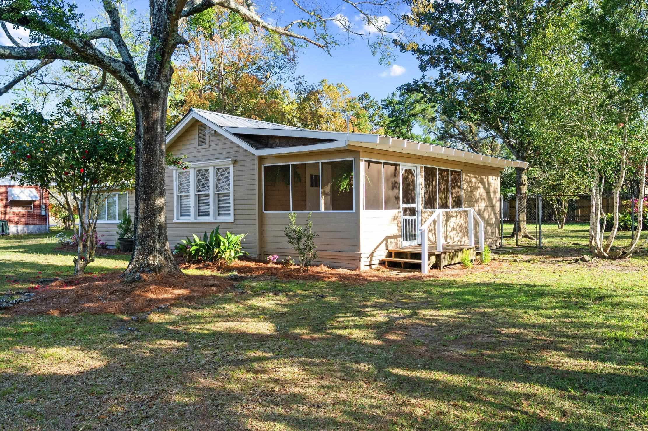 205 West Magnolia Avenue Foley, AL 36535 - Photo 1 of 25