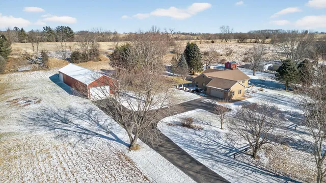 $895,000 | 8131 E Creek, Janesville, WI 53546