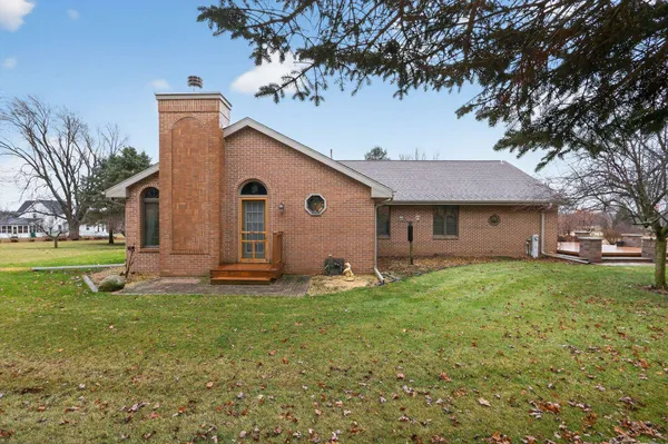 $820,000 | 8131 E Creek, Janesville, WI 53546