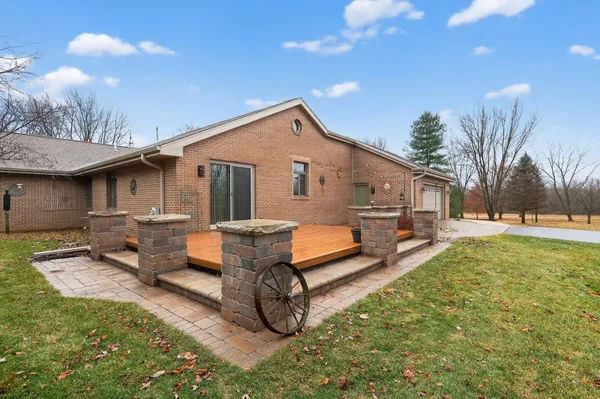 $820,000 | 8131 E Creek, Janesville, WI 53546