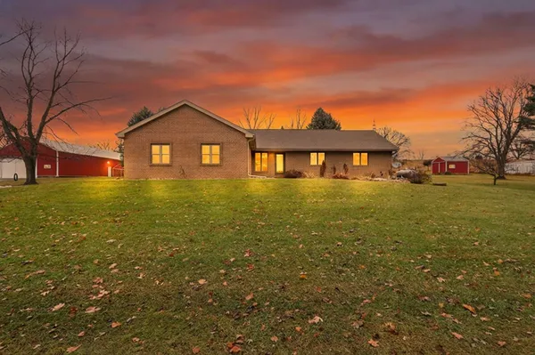 $820,000 | 8131 E Creek, Janesville, WI 53546