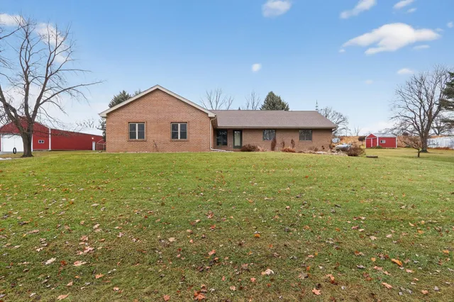$895,000 | 8131 E Creek, Janesville, WI 53546