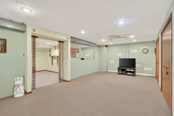 $820,000 | 8131 E Creek, Janesville, WI 53546