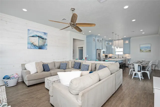 $750,000 | 997 South Redfish, Crystal Beach, TX 77650