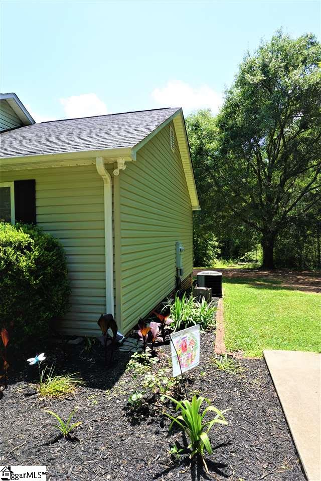 567 Old River Road Pelzer, SC 29669 - Photo 4 of 34