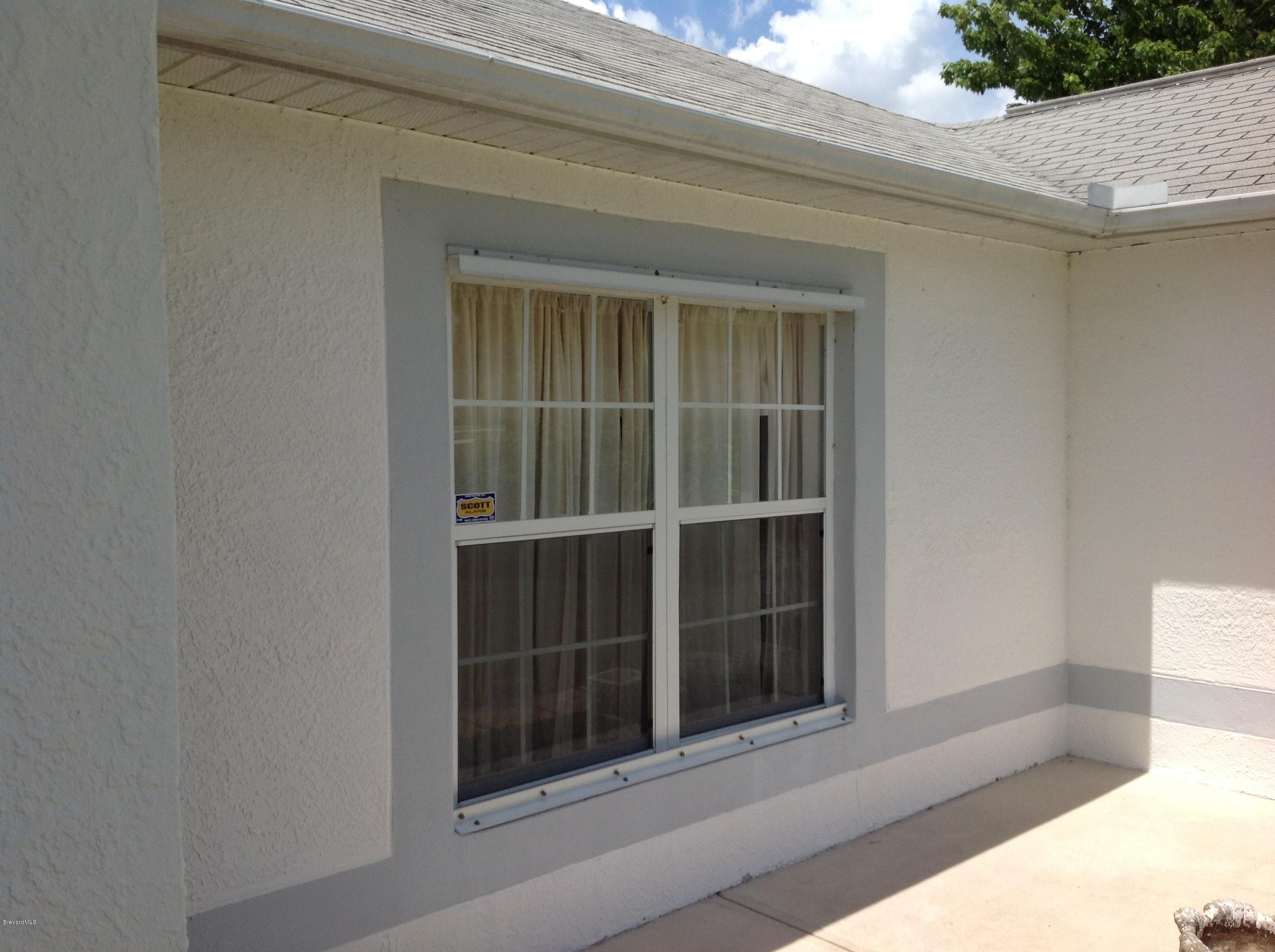 249 Gardner Road Southwest Palm Bay, FL 32908 - Photo 4 of 16 image