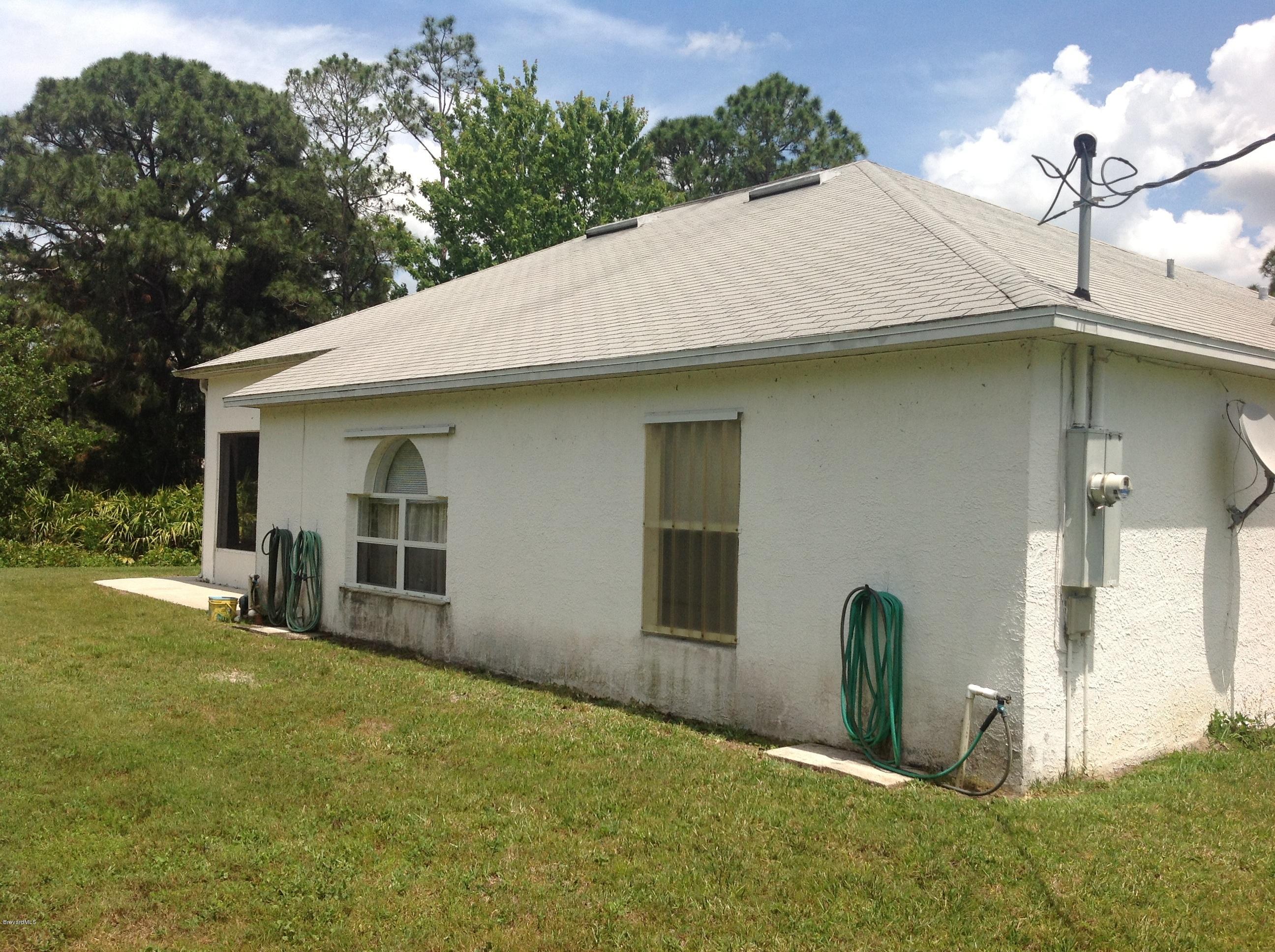 249 Gardner Road Southwest Palm Bay, FL 32908 - Photo 9 of 16 image