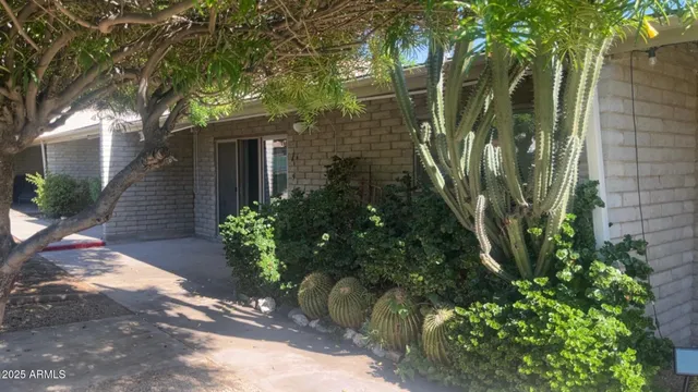 a view of a pathway of a house
