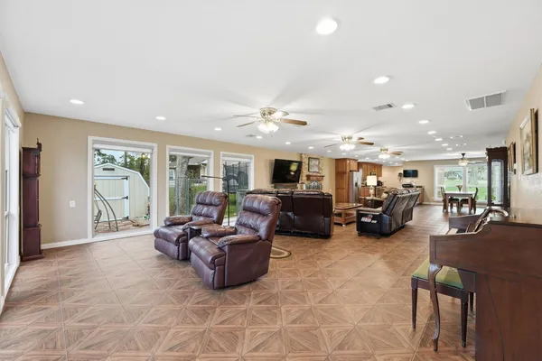 $575,000 | 18327 Shoreline Drive, Crosby, TX 77532