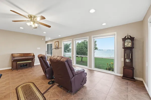 $575,000 | 18327 Shoreline Drive, Crosby, TX 77532