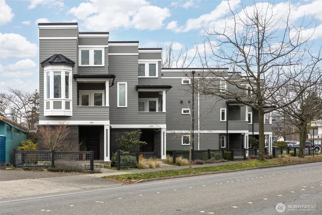 $575,000 | 2011 Cornwall Avenue, Bellingham, WA 98225