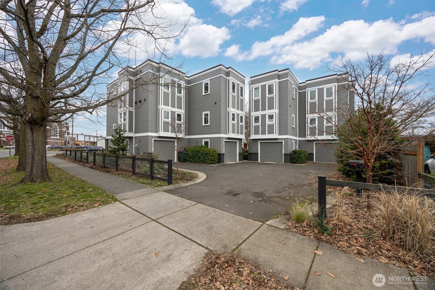 2011 Cornwall Avenue Bellingham, WA 98225 - Photo 3 of 29