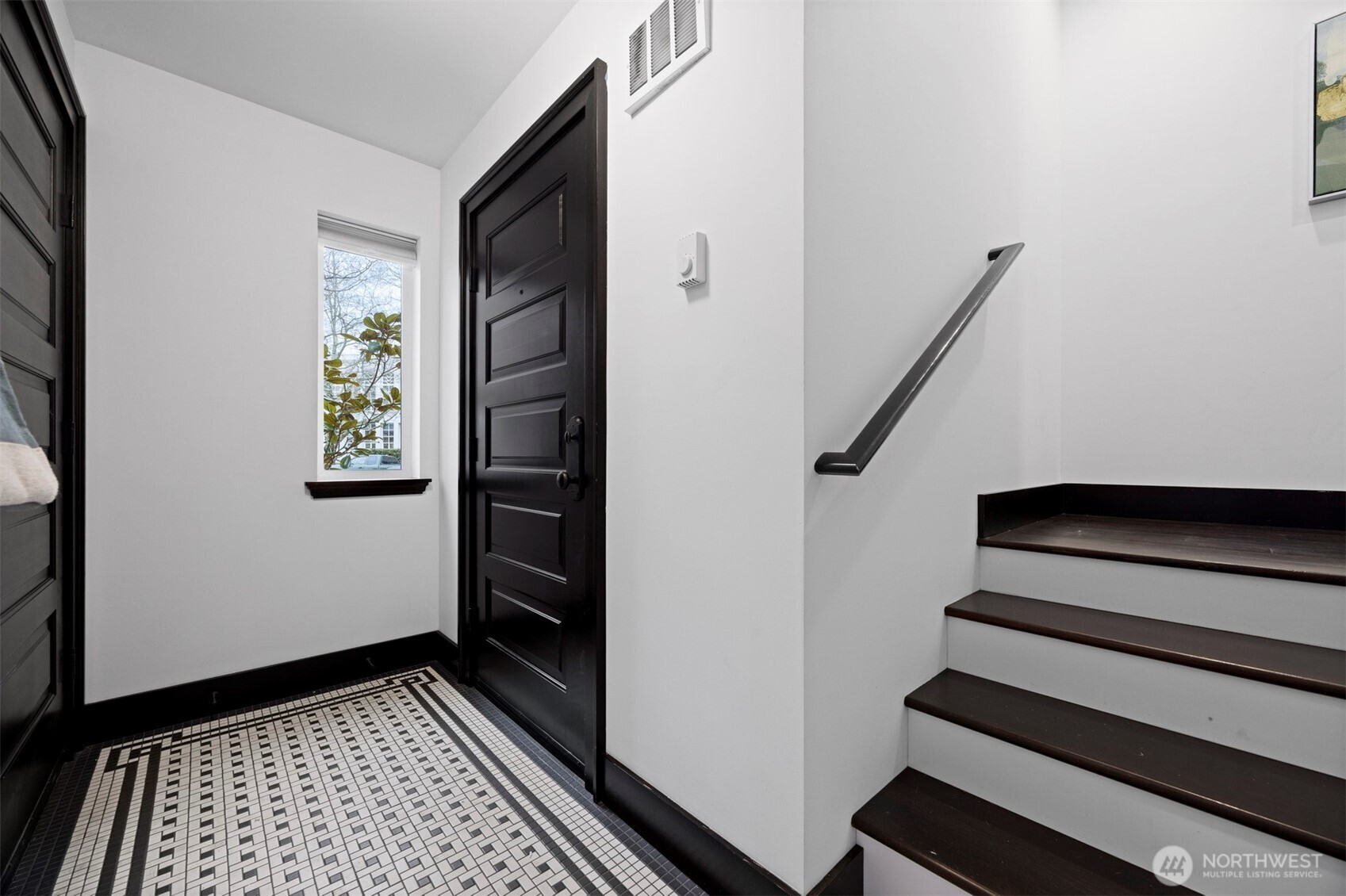 2011 Cornwall Avenue Bellingham, WA 98225 - Photo 5 of 29