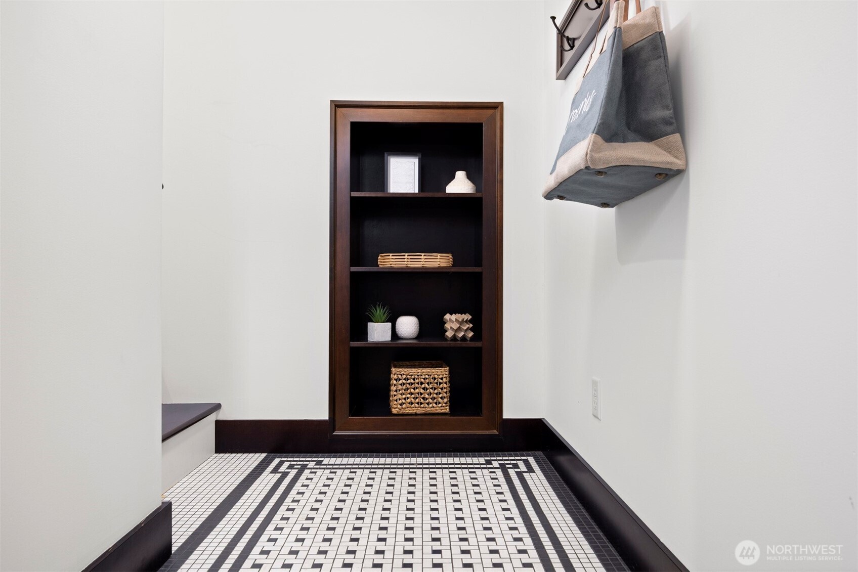 2011 Cornwall Avenue Bellingham, WA 98225 - Photo 6 of 29