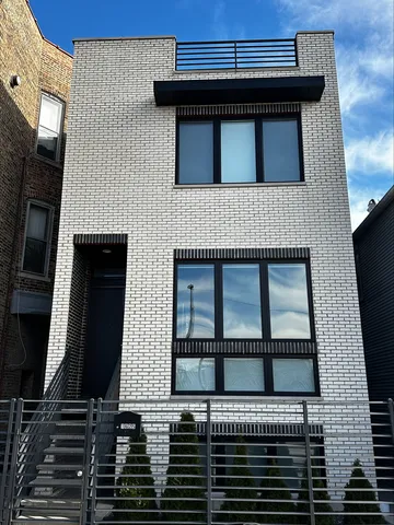 $1,050,000 | 1625 North Kedzie Avenue, Chicago, IL 60647