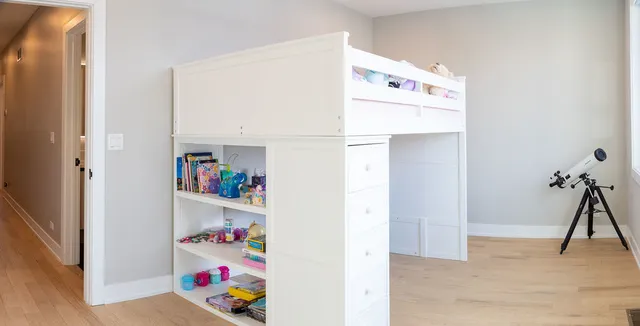 $1,050,000 | 1625 North Kedzie Avenue, Chicago, IL 60647