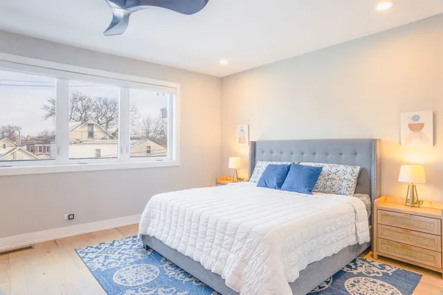 $1,050,000 | 1625 North Kedzie Avenue, Chicago, IL 60647