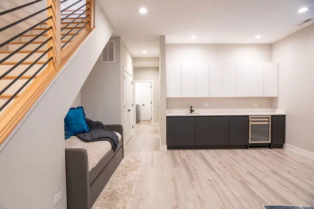 $1,050,000 | 1625 North Kedzie Avenue, Chicago, IL 60647