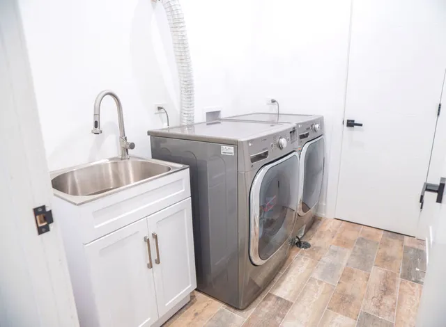 $1,050,000 | 1625 North Kedzie Avenue, Chicago, IL 60647