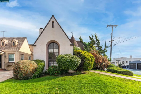 $749,950 | 2600 55th Avenue, Oakland, CA 94605