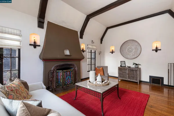 $749,950 | 2600 55th Avenue, Oakland, CA 94605