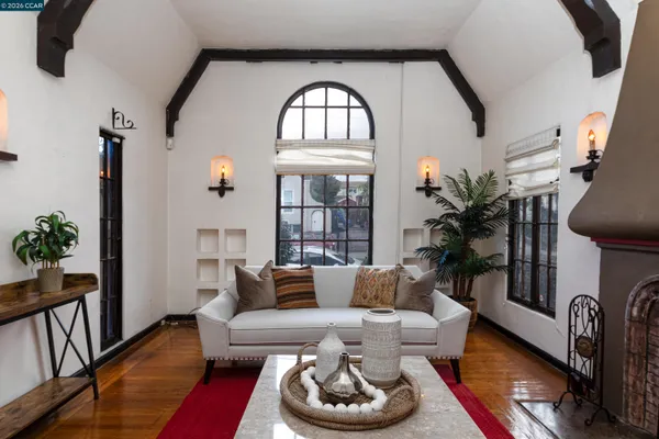 $749,950 | 2600 55th Avenue, Oakland, CA 94605