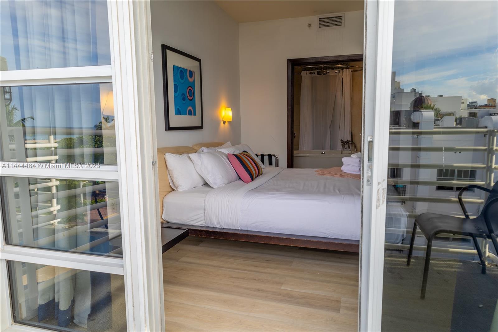 1052 Ocean Drive, Unit C503 Miami Beach, FL 33139 - Photo 11 of 28