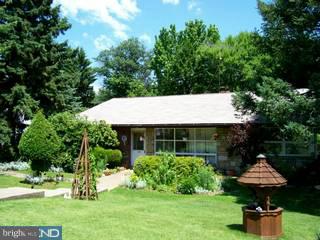 21 Edgemoor Road Cheltenham, PA 19012 - Photo 1 of 6 Gallery Image 1