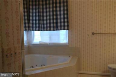 601 Kings Grant Road Culpeper, VA 22701 - Photo 9 of 16 Bath (Master)
