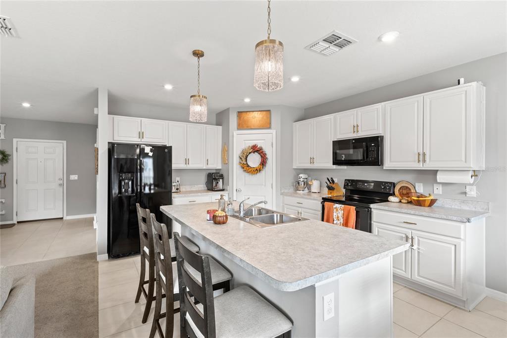 2798 Parkfield Road St. Cloud, FL 34772 - Photo 10 of 45 Gallery Image 10
