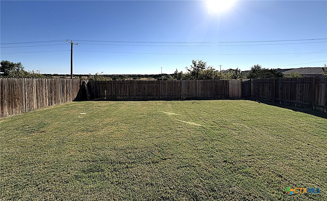 6502 Griffith Loop Killeen, TX 76549 - Photo 22 of 22 a view of a backyard