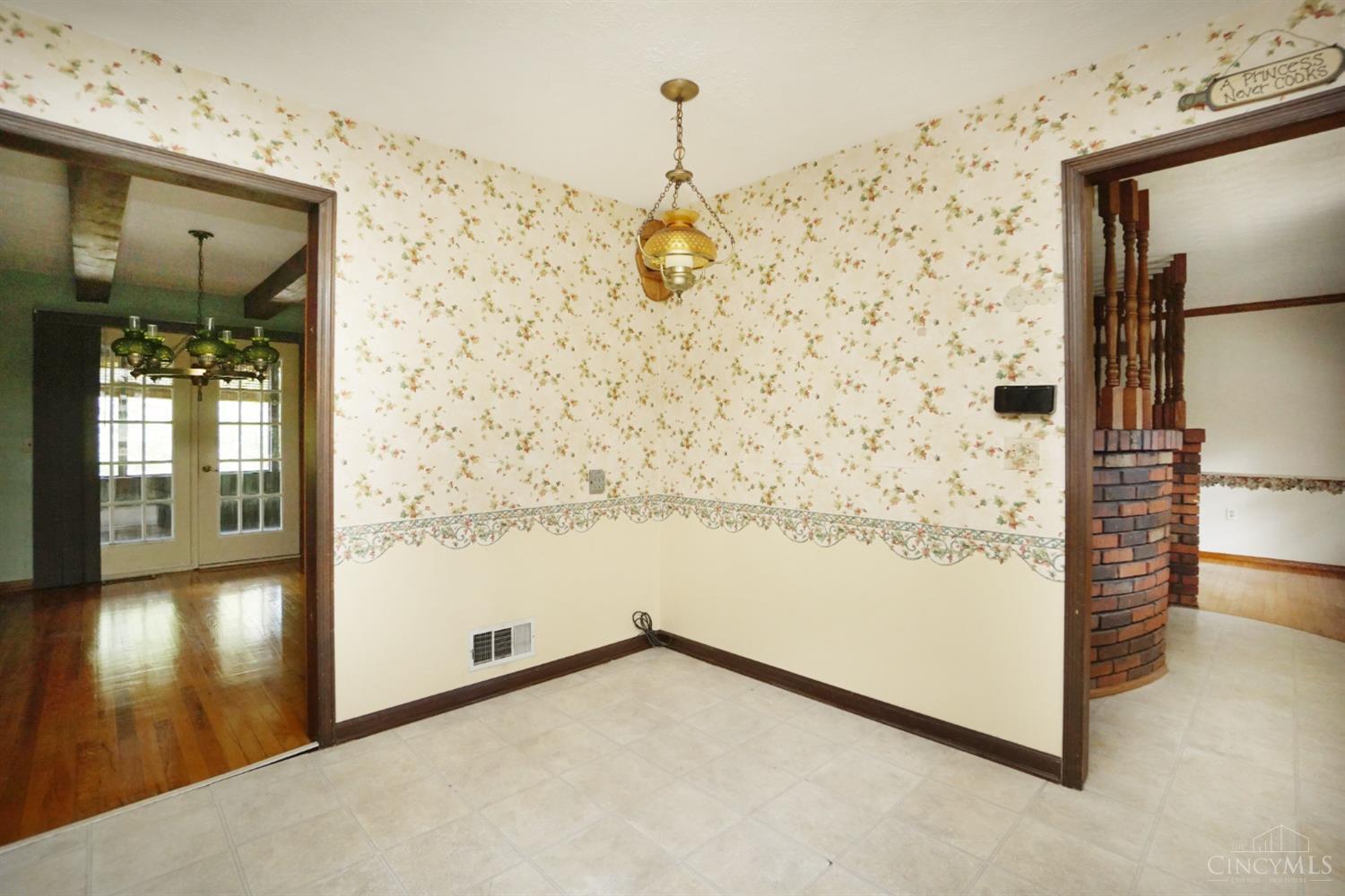 4628 Raeann Drive Cincinnati, OH 45252 - Photo 17 of 41 Gallery Image 17