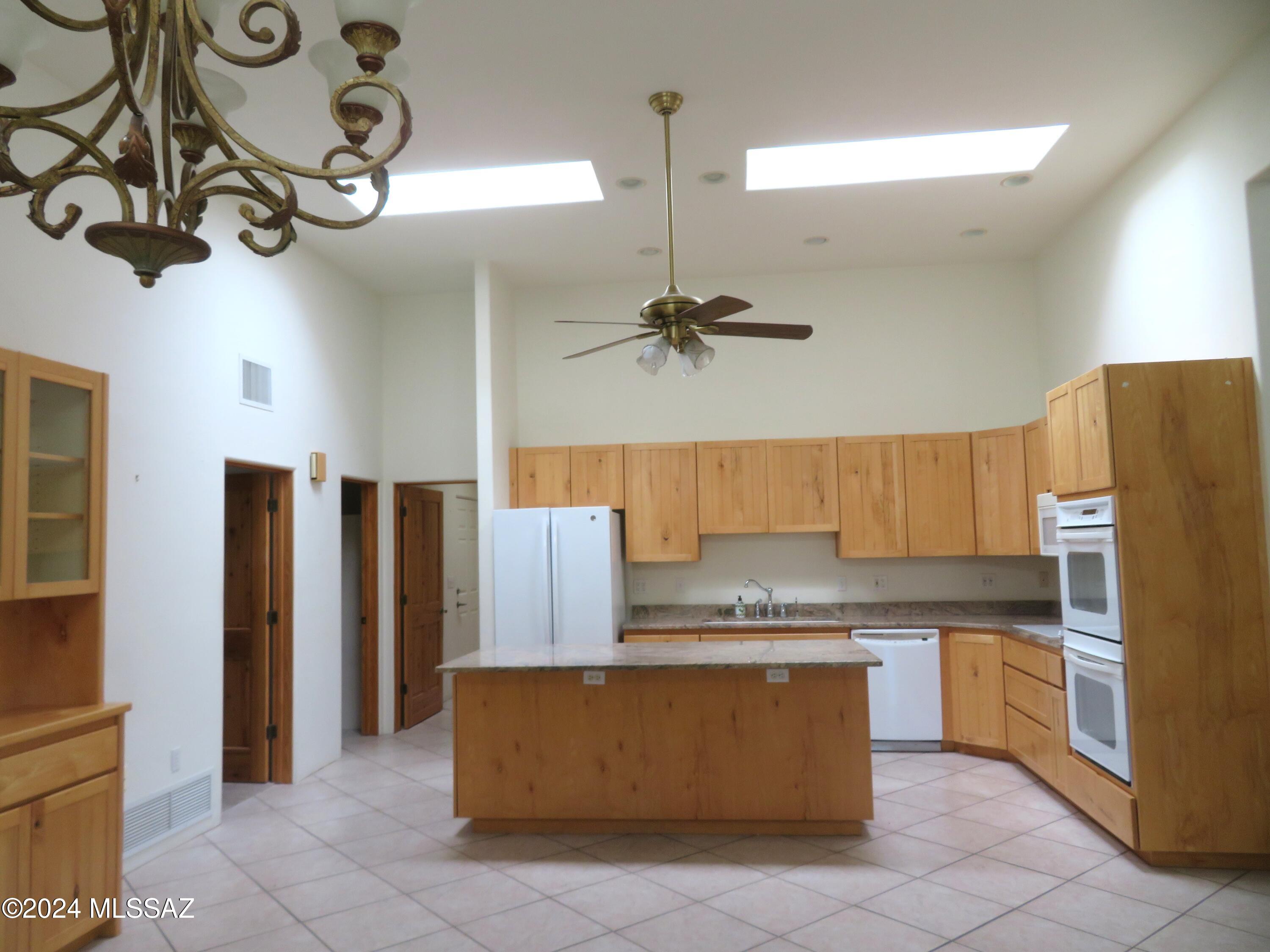 1325 West Panorama Road Tucson, AZ 85704 - Photo 8 of 28 Gallery Image 8