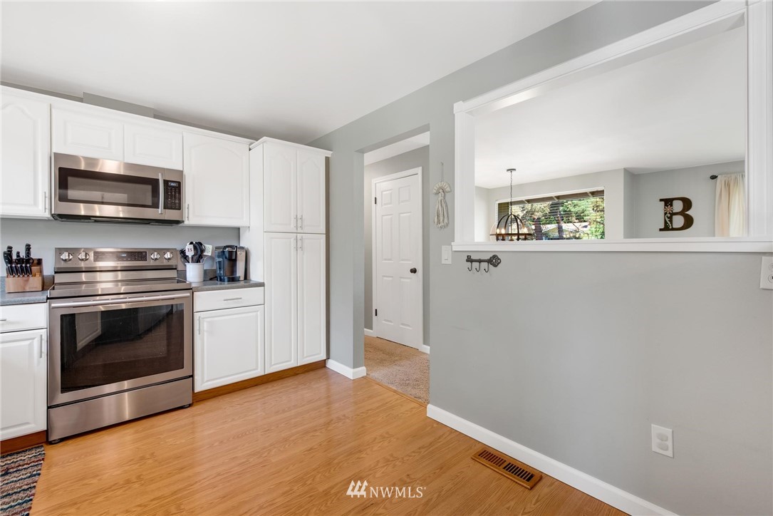 17218 Brook Boulevard Bothell, WA 98012 - Photo 11 of 22