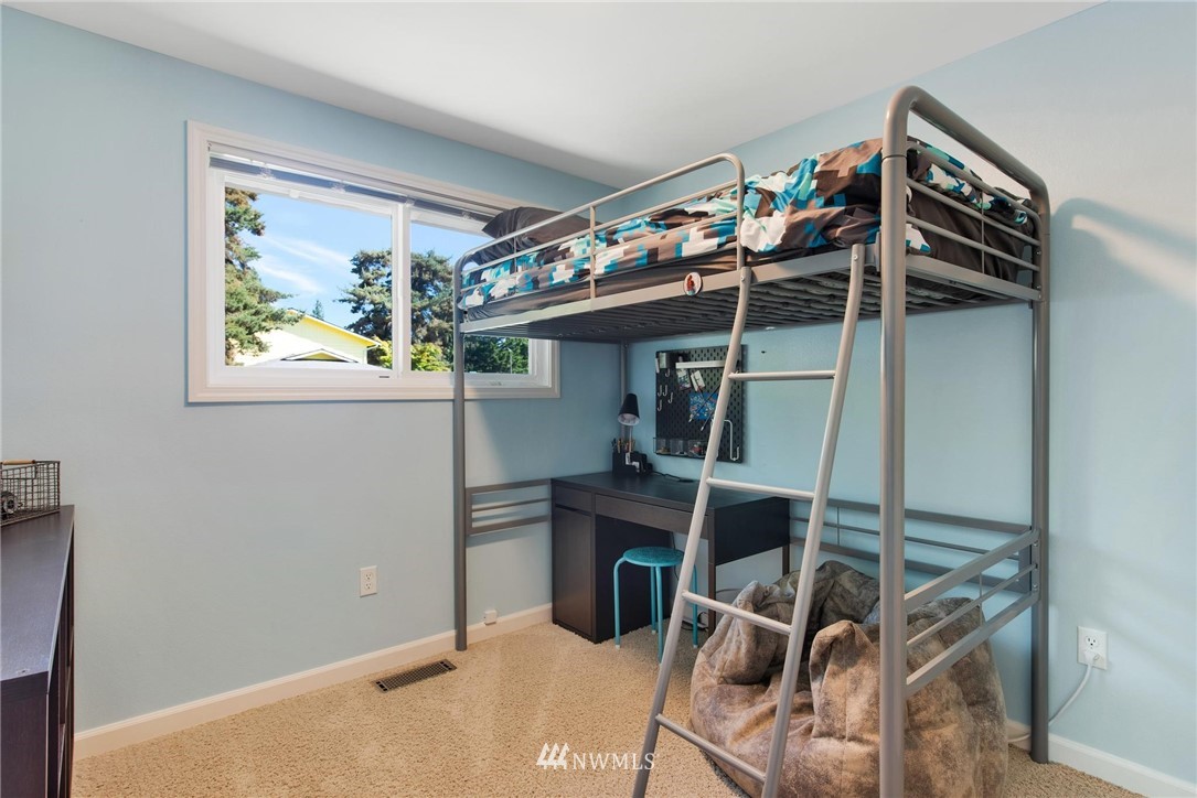 17218 Brook Boulevard Bothell, WA 98012 - Photo 14 of 22