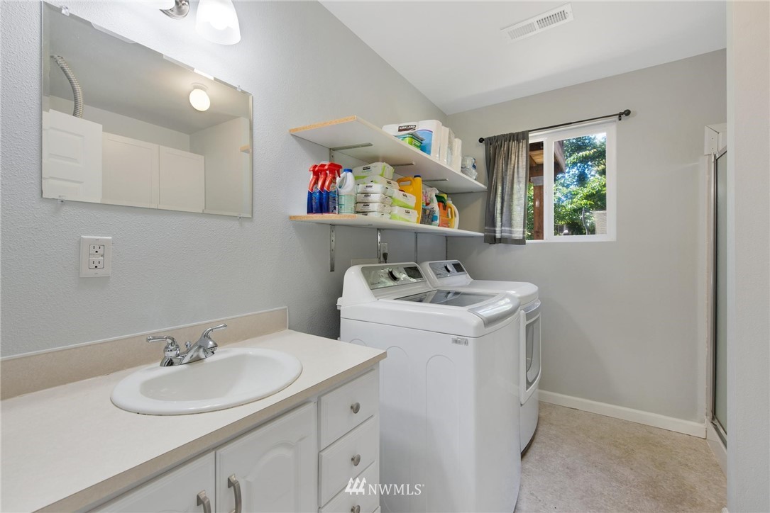 17218 Brook Boulevard Bothell, WA 98012 - Photo 15 of 22