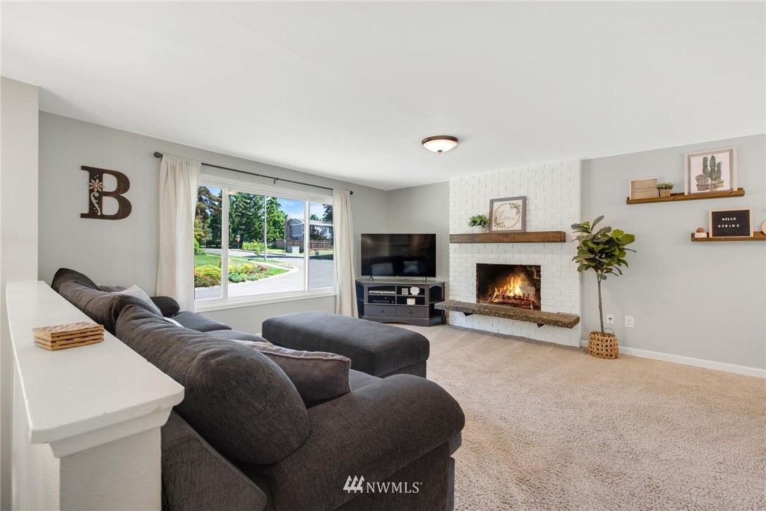 17218 Brook Boulevard Bothell, WA 98012 - Photo 3 of 22