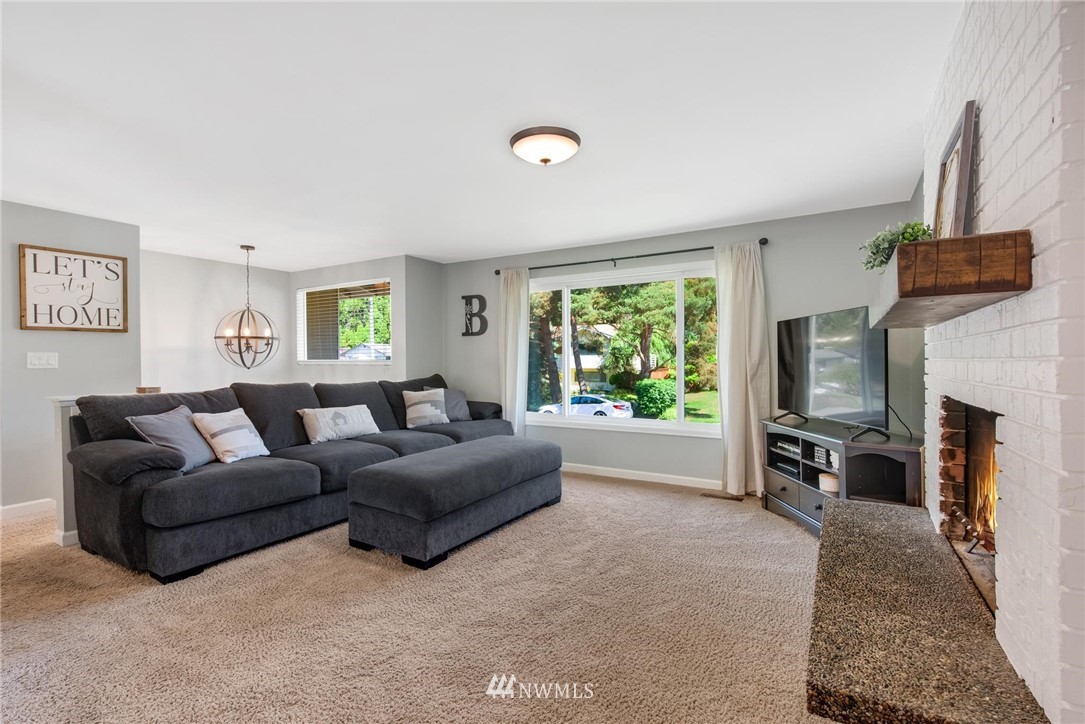 17218 Brook Boulevard Bothell, WA 98012 - Photo 6 of 22