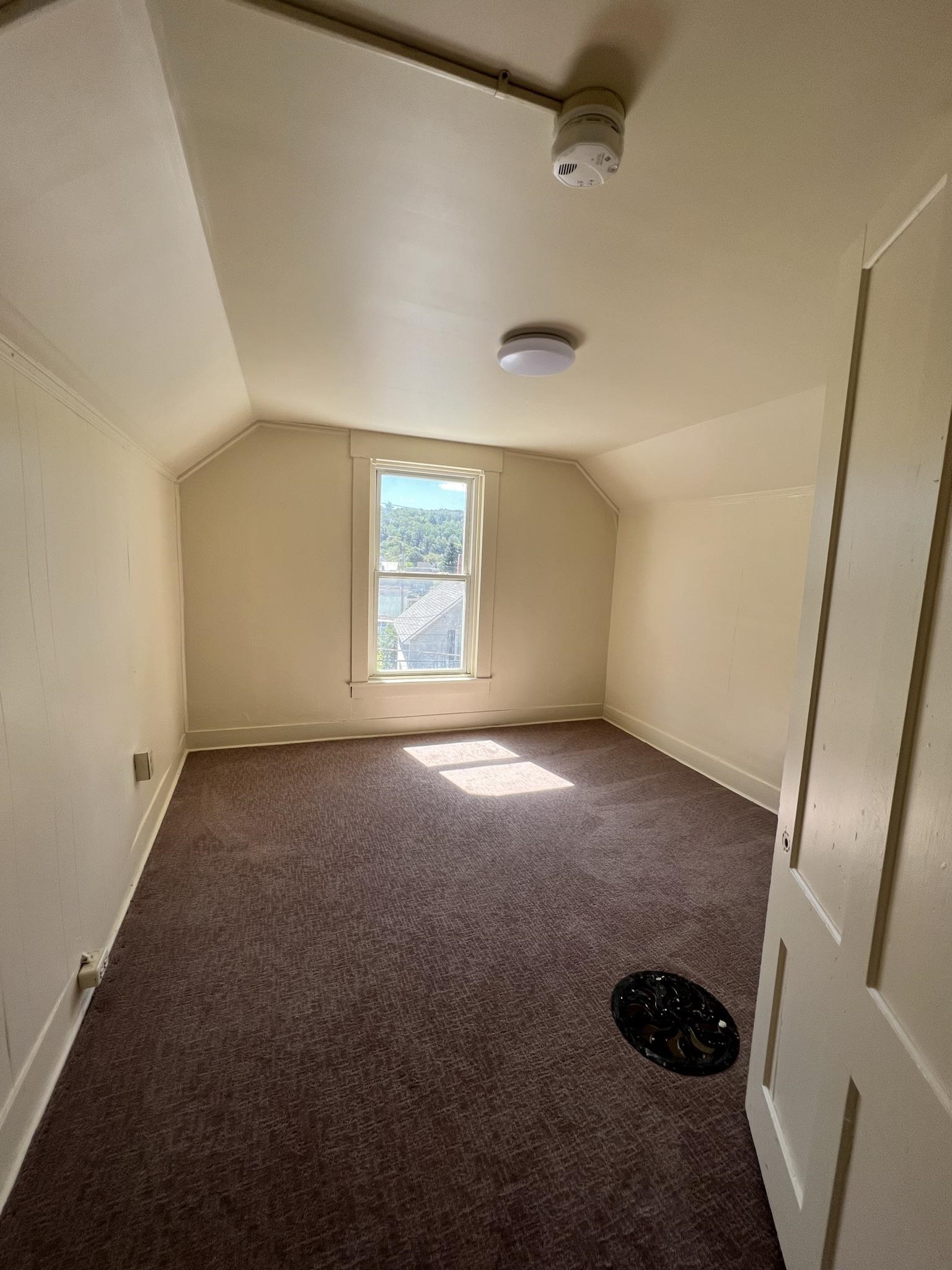 2 Plain Street Barre, VT 05641 - Photo 7 of 38