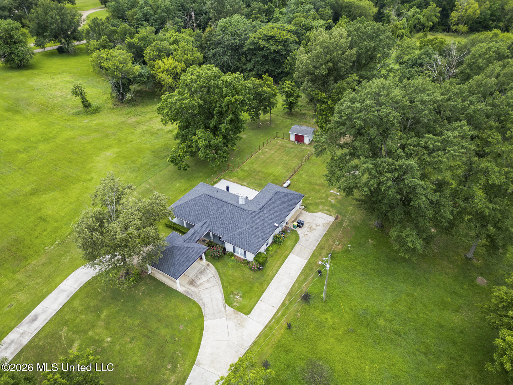 512 Stokes Road Ridgeland, MS 39157 - Photo 31 of 37 512 Stokes drone-4