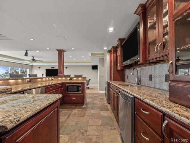 2411 Ridge Road White Lake, MI 48383 - Photo 30 of 40 Gallery Image 30