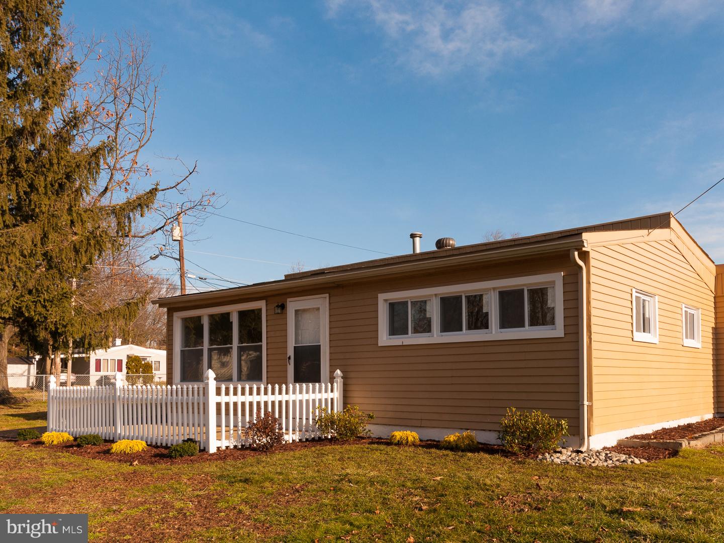515 Estate Road Maple Shade, NJ 08052 - Photo 3 of 25