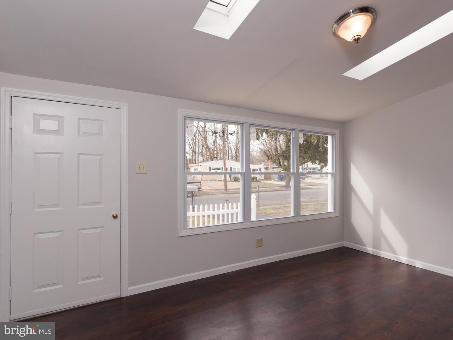 515 Estate Road Maple Shade, NJ 08052 - Photo 4 of 25