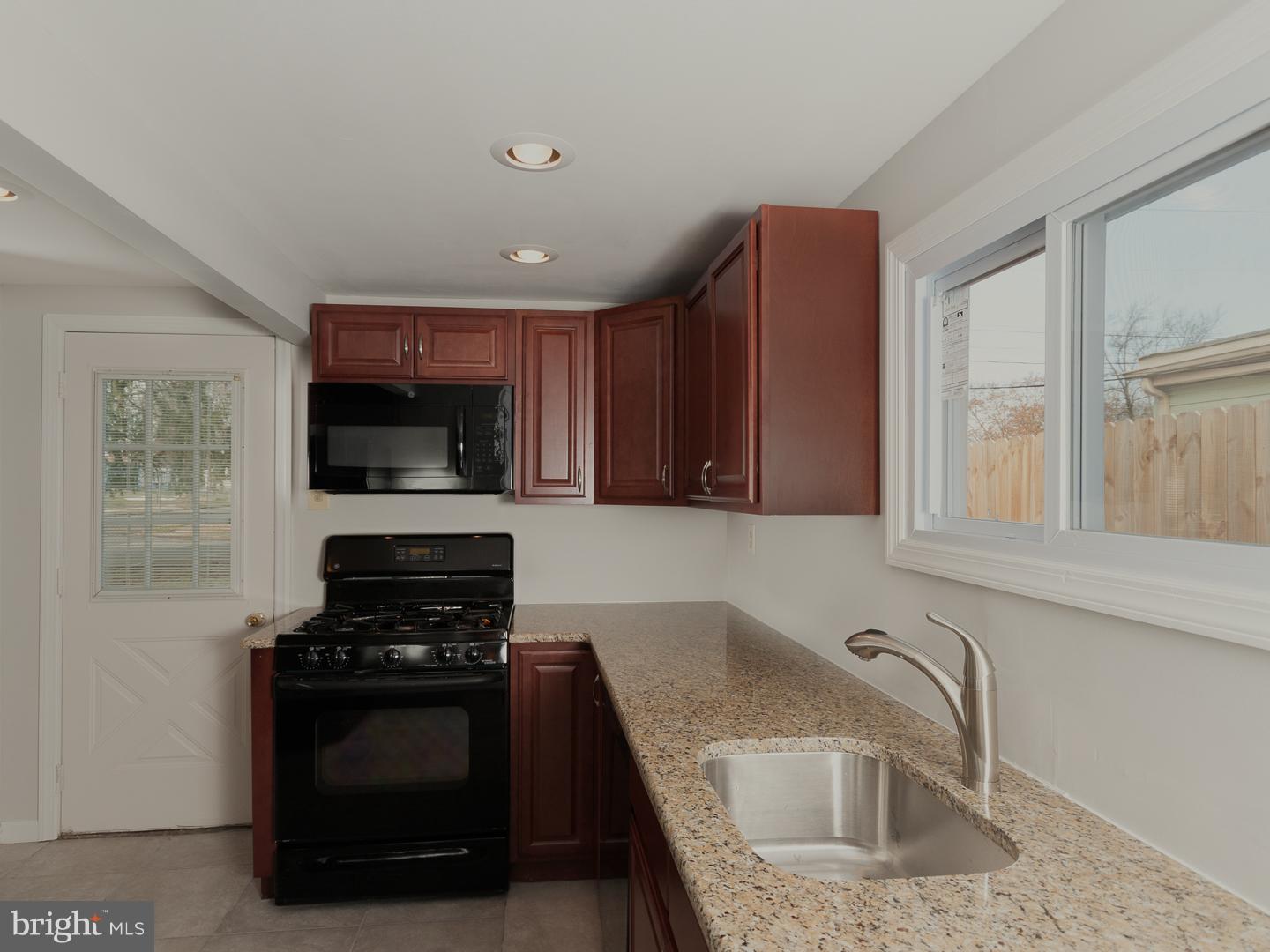 515 Estate Road Maple Shade, NJ 08052 - Photo 7 of 25