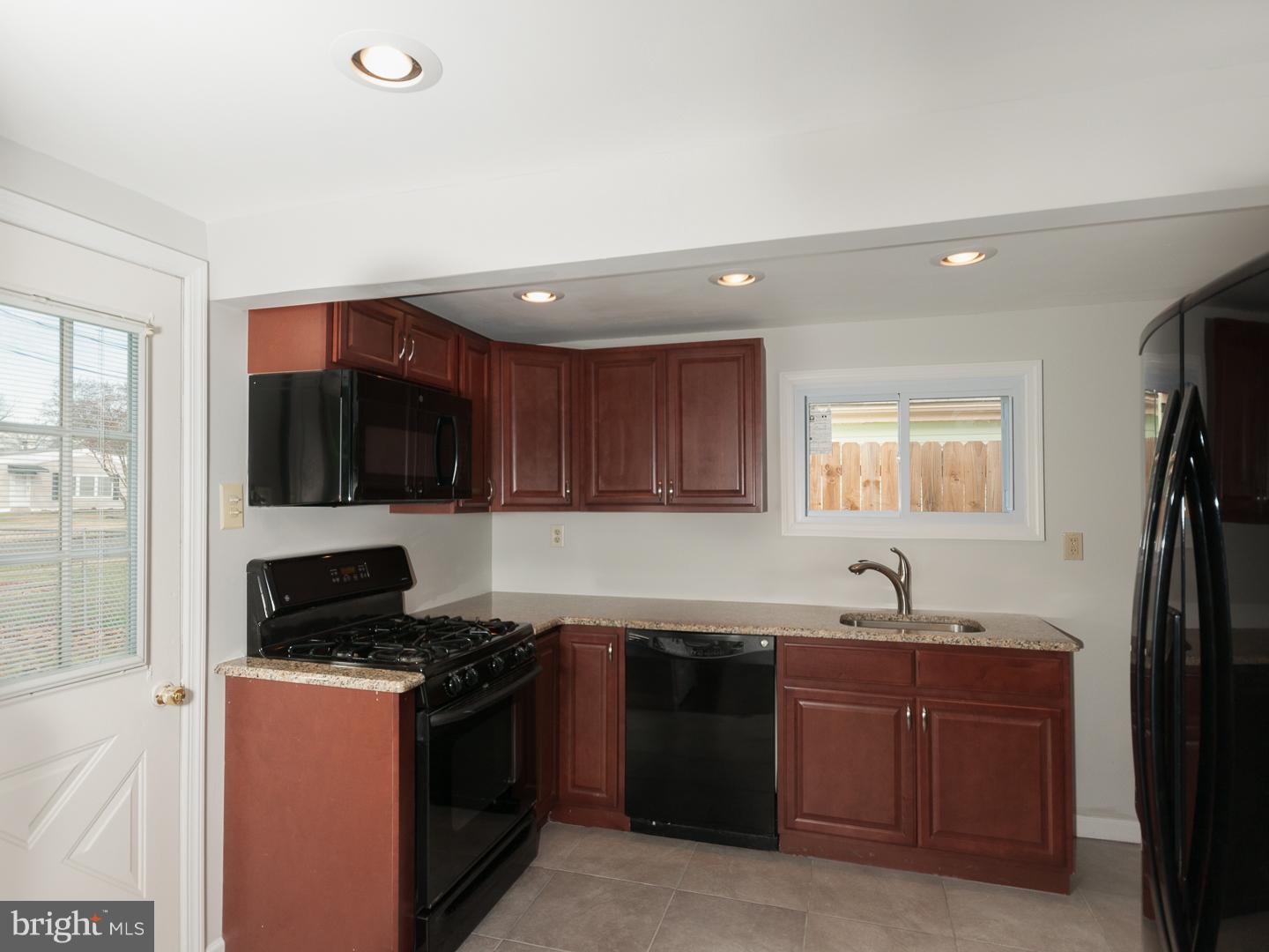 515 Estate Road Maple Shade, NJ 08052 - Photo 8 of 25