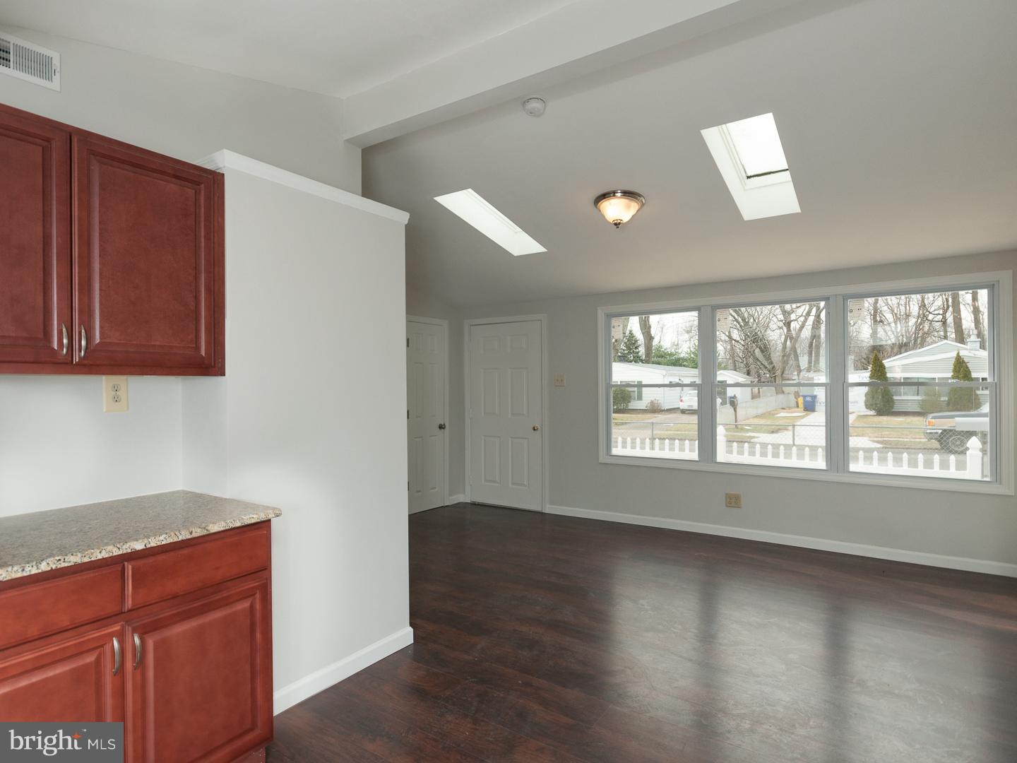 515 Estate Road Maple Shade, NJ 08052 - Photo 10 of 25