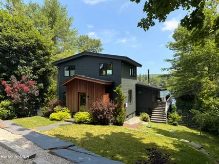 $2,690,000 | 19 Buckingham Lane, Monterey, MA 01245