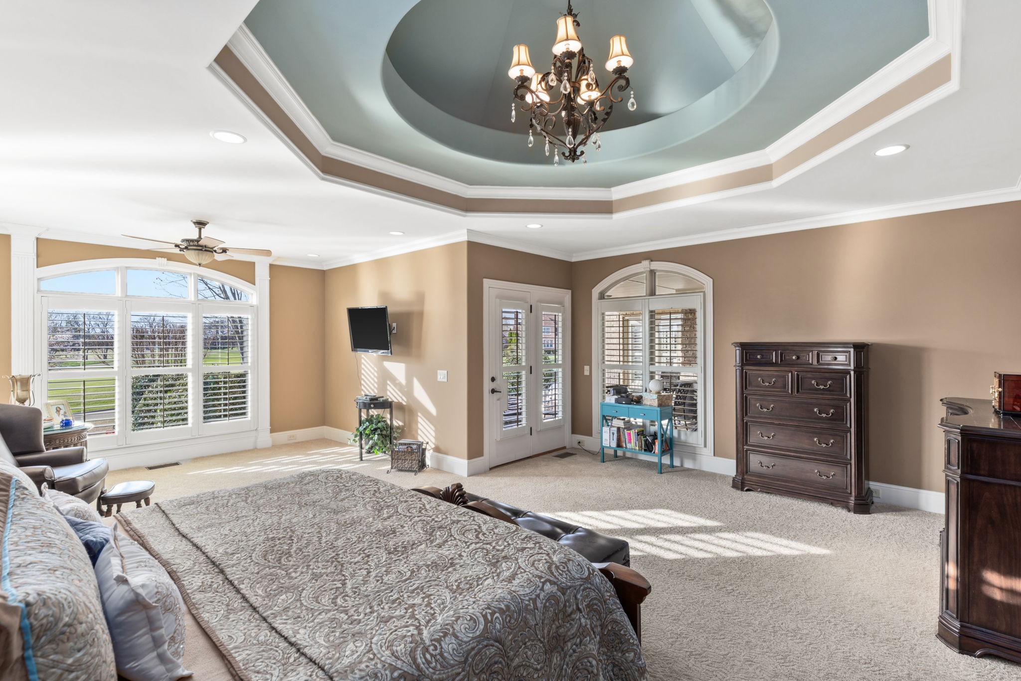 763 Plantation Way Gallatin, TN 37066 - Photo 23 of 65 a view of a livingroom with furniture chandelier and windows