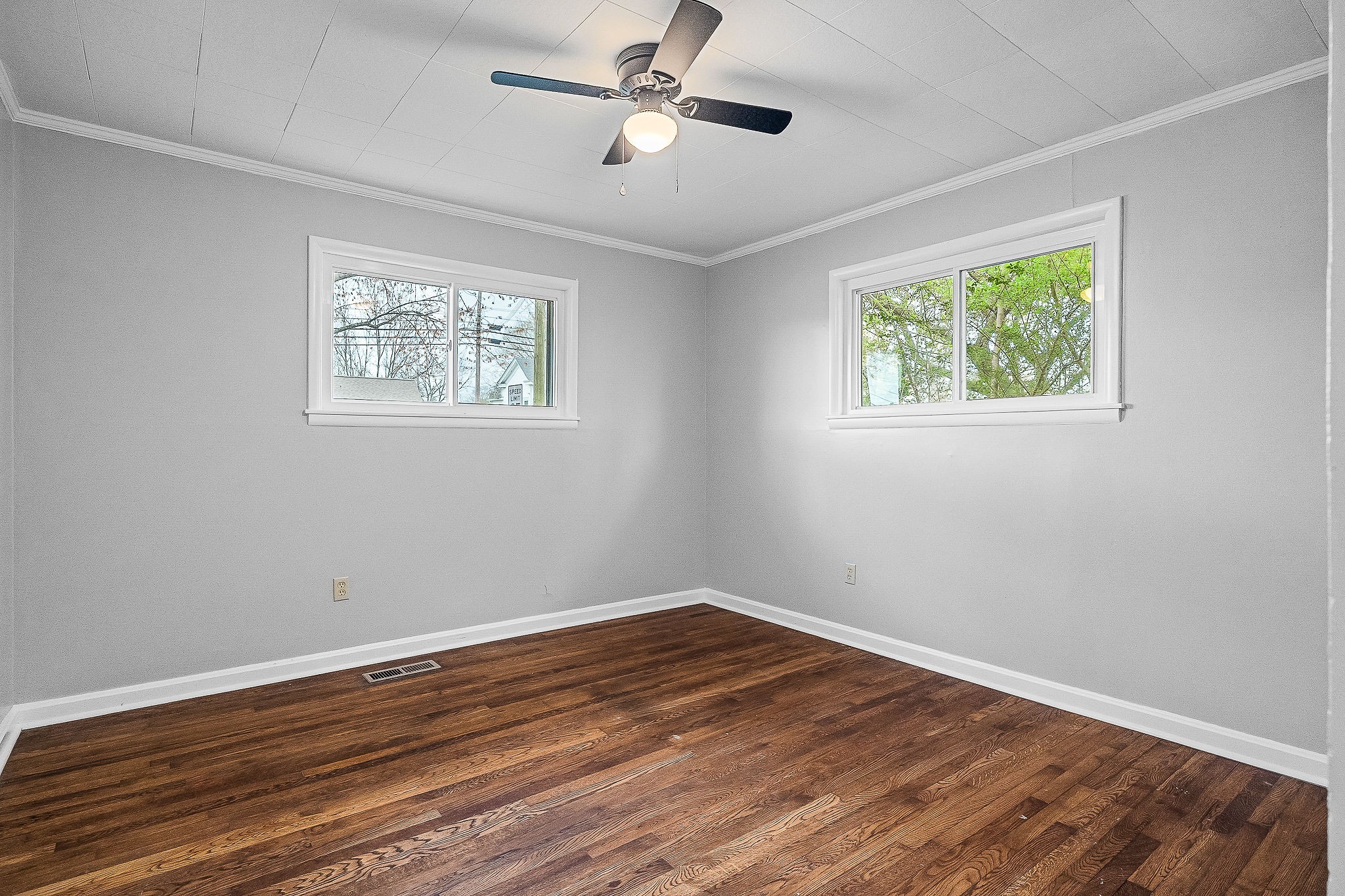 106 North Main Street Sparta, TN 38583 - Photo 19 of 28 a view of empty room with wooden floor